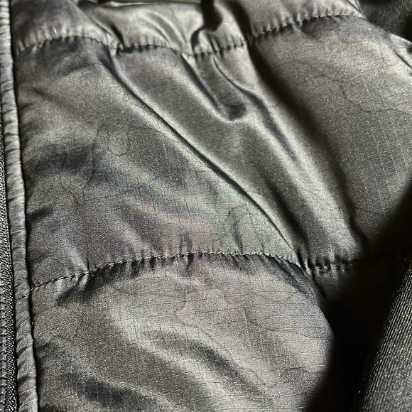 *final drop* UA 2fer Hoodie Vest little boys size 7 - Picture 6 of 11